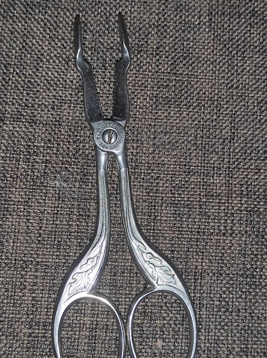 Старинные щипцы для сахара