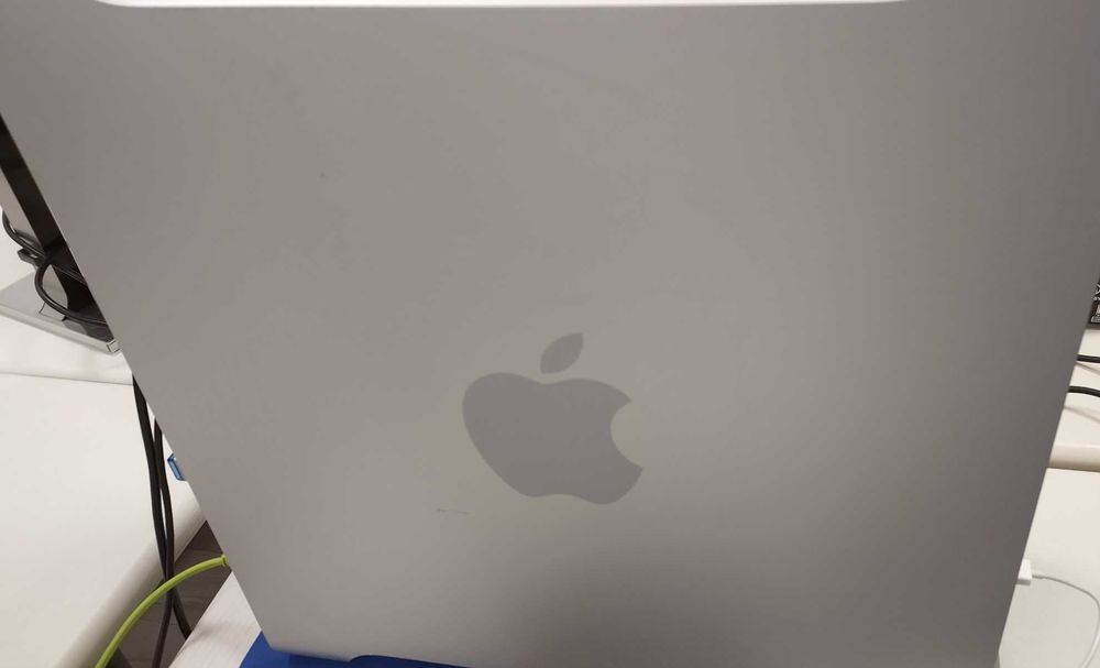 Apple MacPro 5.1, 2xXeon X5650, 32GB, Fusion 3.25TB, AMD Radeon RX 460