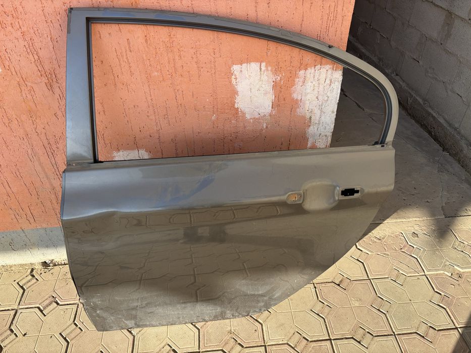 Продам дверь на МG 350.