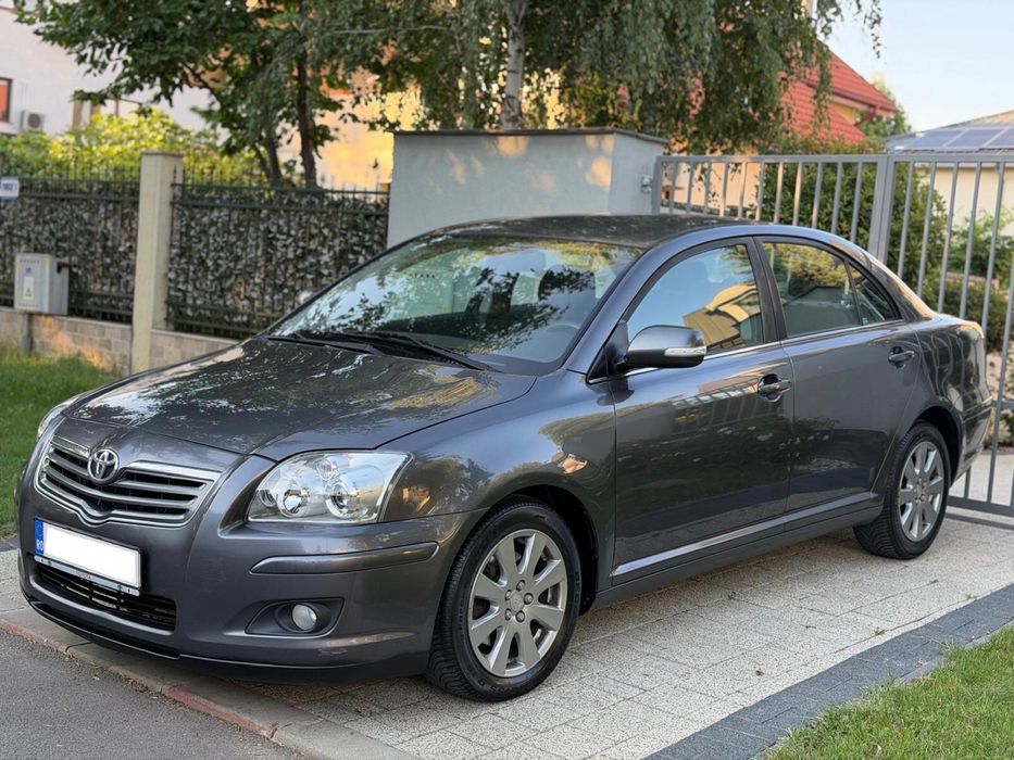 TOYOTA Avensis