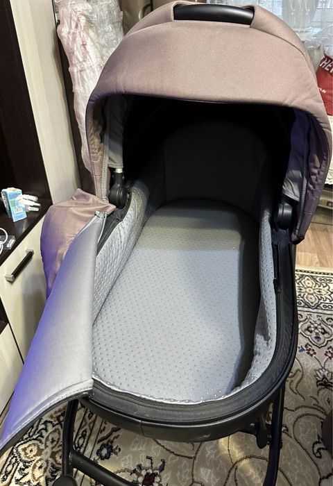 Продам коляску anex