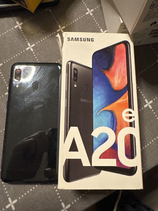 Телефон Samsung A20e