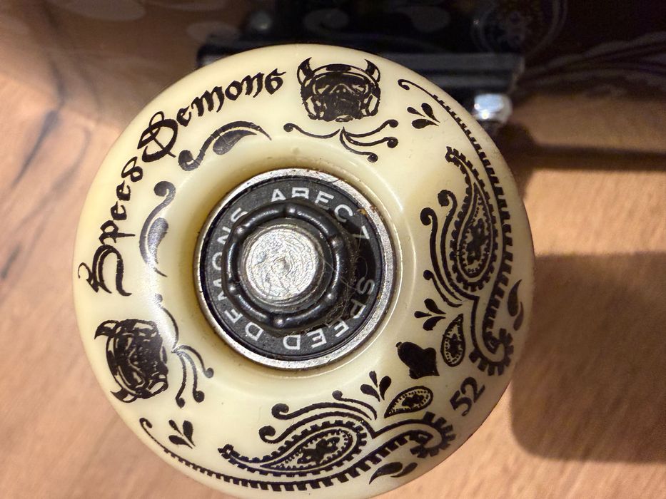 Skateboard negru, aproape nou, ABEC 7