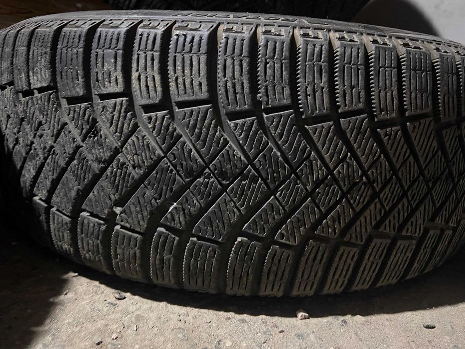 Диски 245/45/19 вместе c покрышками от PIRELLI