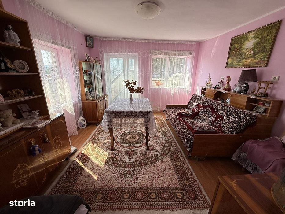 Casa de vanzare, la strada, E85, Podu Iloaiei
