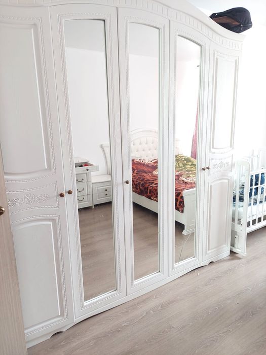 Спальный гарнитур