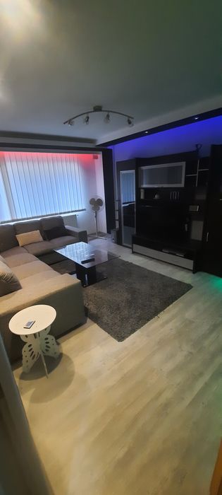 Ofer spre închiriere ap 3 camere