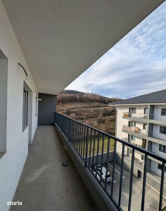Apartament 3 camere Sesul de Sus Floresti BLOC NOU — fotografia 1