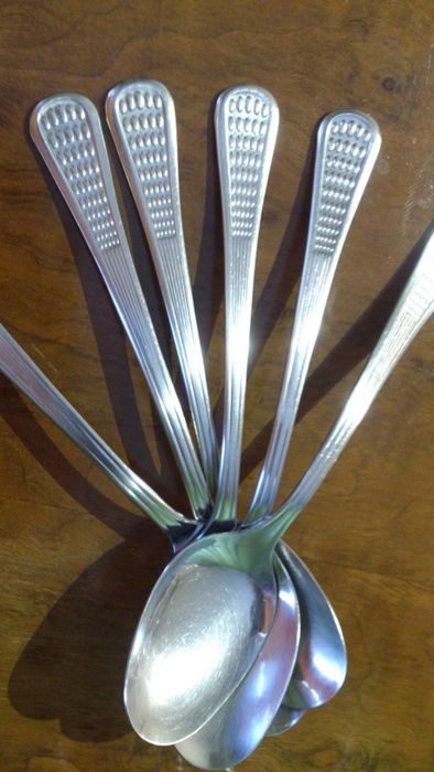 Сет: сервиз за кафе, 2комплекта лъжици,огнеупорна кана и др.