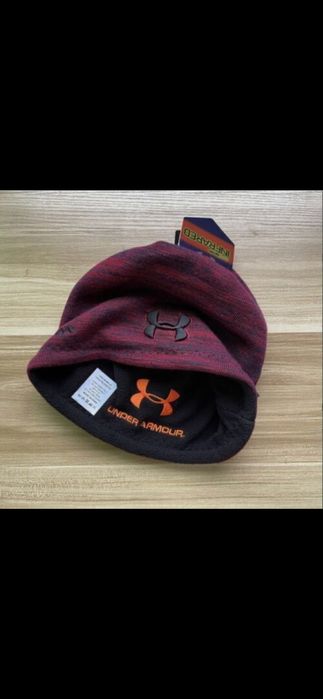 Under Armour двулицеви зимни шапки. Чисто нови.
