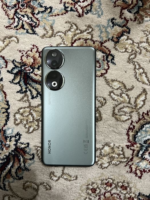 Honor 90 в хорошем состяний,все работает.Продам звоните,пишите всем от