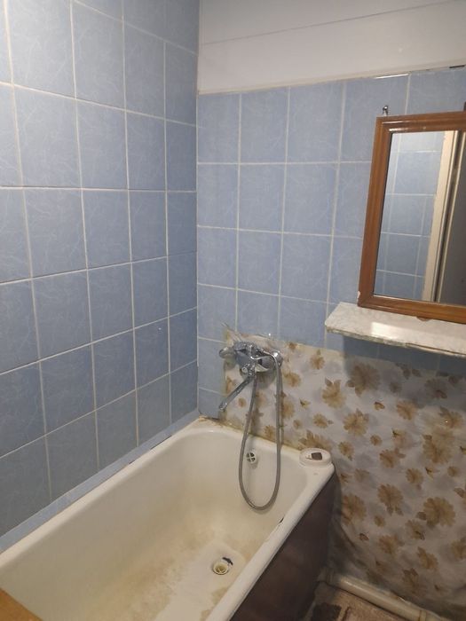 3xonali  kvartira sotiladi