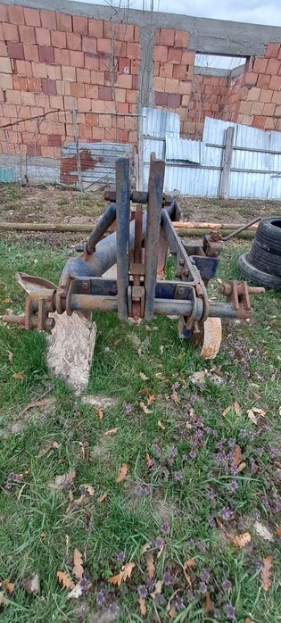 De vânzare,plug și disc