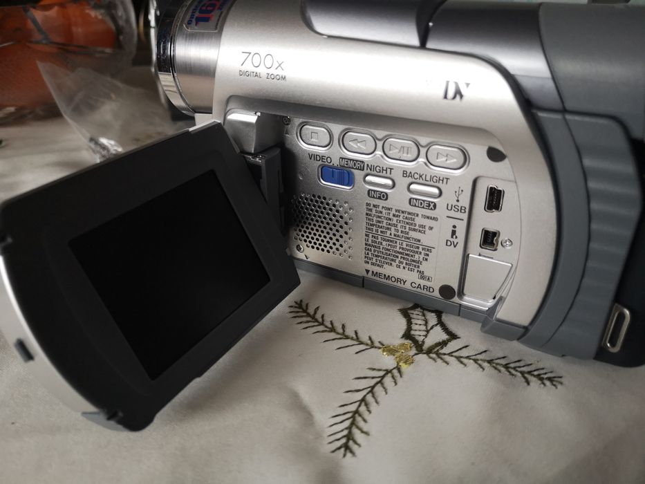 Видео камери MiniDV и VHS C на JVC и Panasonic