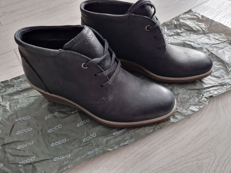 Ecco nr 40 din piele ,produs Nou