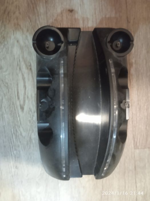 Продаю PS3 с оборудованием и 2 джостиками