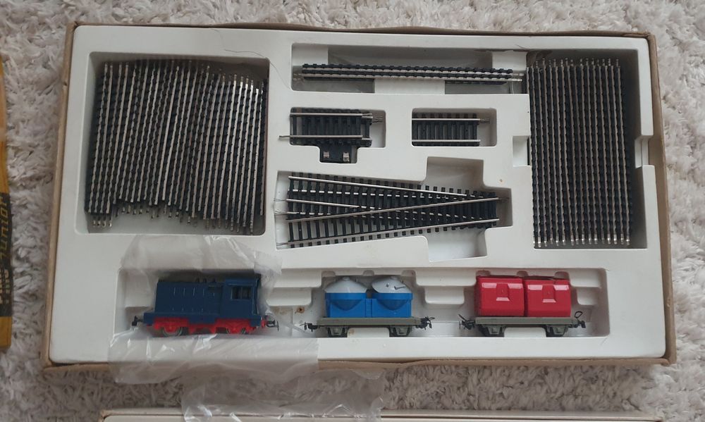 Продавам стартови комплекти Piko HO  1/87 E44