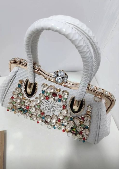 Женская белая сумка