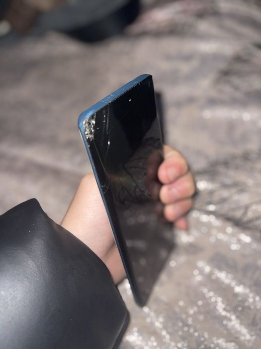 Продам телефон Honor