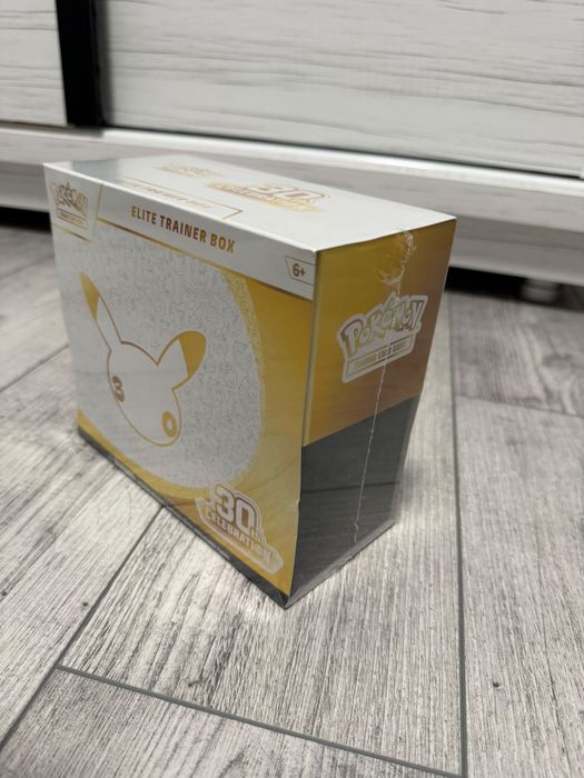 Pokémon TCG 30th Celebration Elite Trainer Box ETB – Sigilat