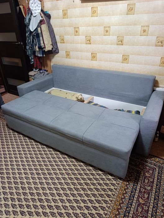 Продам диван как новый