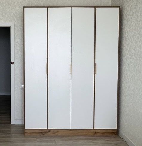 Шкаф  в  спальню почти новый