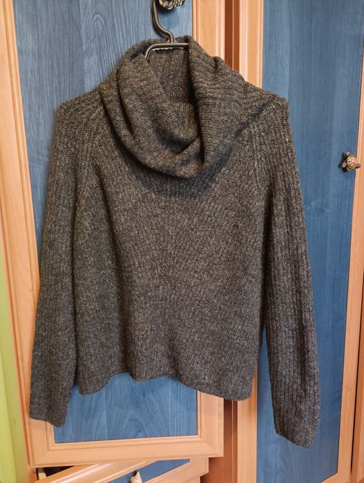 Тъмносив дамски пуловер с поло яка XS
