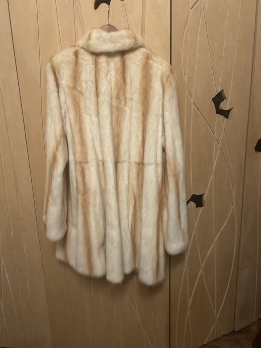 Haina trei sferturi din vizon tuns