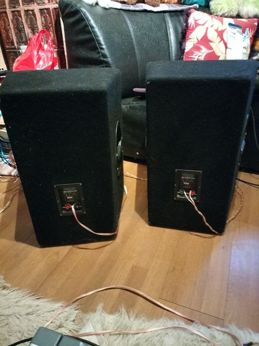 Boxe pe 12" pasive 2x400w echipate cu difuz. Eminence