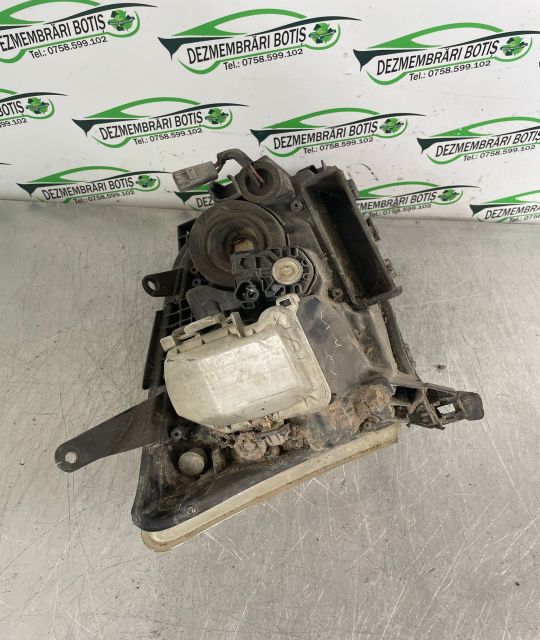 Far stanga 05 41 HCHR 165 Toyota Avensis a 2-a generatie T25