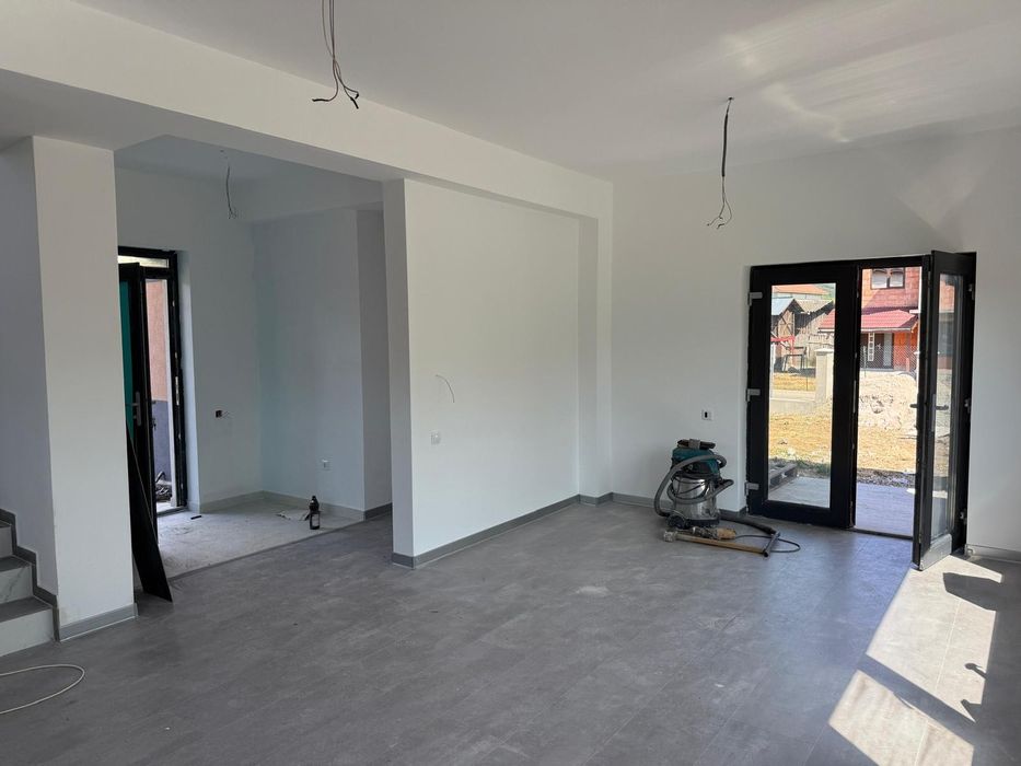 Vila noua in Bujoreni, Valcea