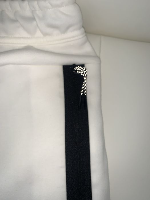 Pantaloni Nike Tech Promotie