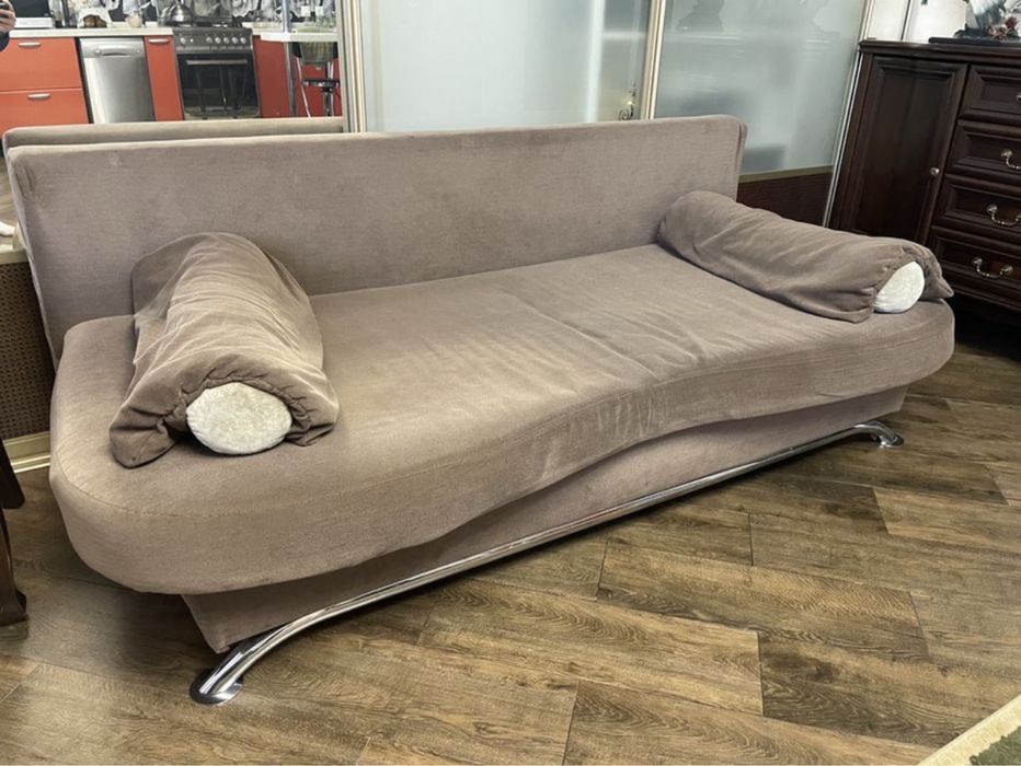 Продаю диван удобный и прочный