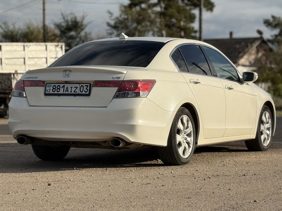 Продам Honda Inspire