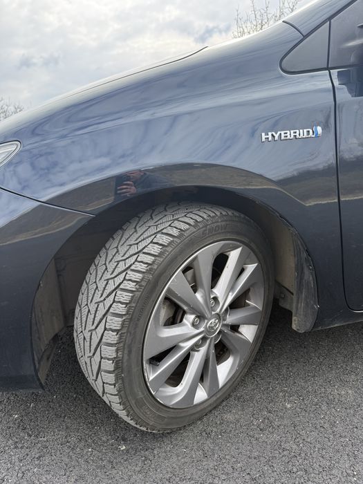 Toyota Auris Hybrid 1.8 • panoramic • 2013 • 274.000 km