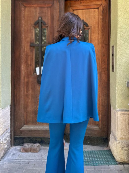 Costum elegant albastru