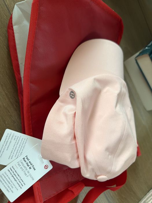 Шапка lululemon