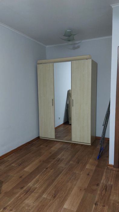 Шкаф трёхдверный