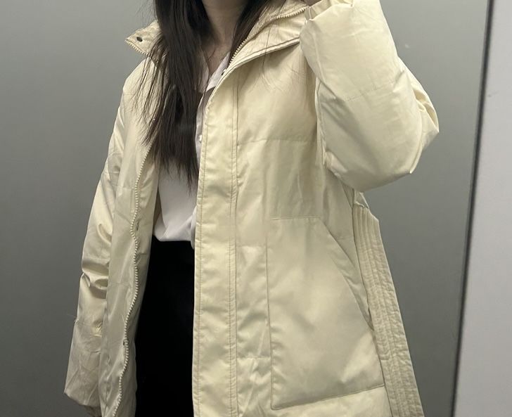 Куртка в молочно белом цвете