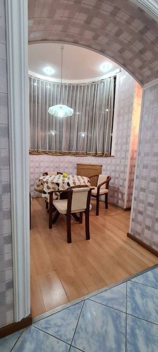 Попугайчик продаётся Чехова 3/3/4 140 кв банковские дома