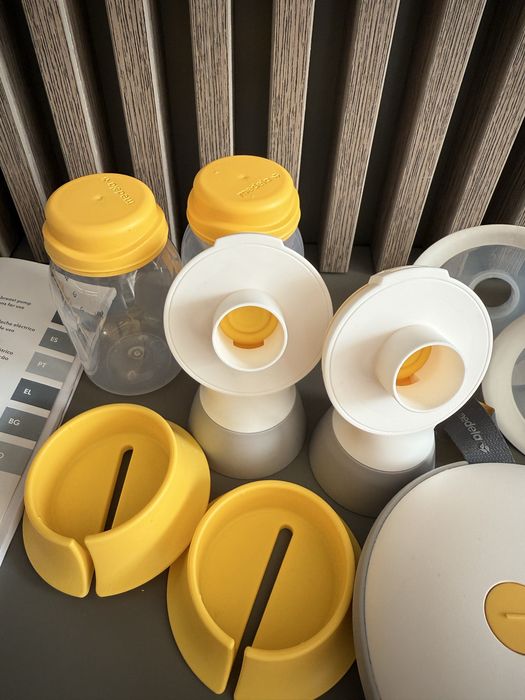 Двойна двуфазна помпа за кърма Medela - Swing Maxi