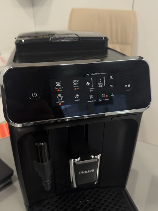 Продавам кафемашина Philips EP2220