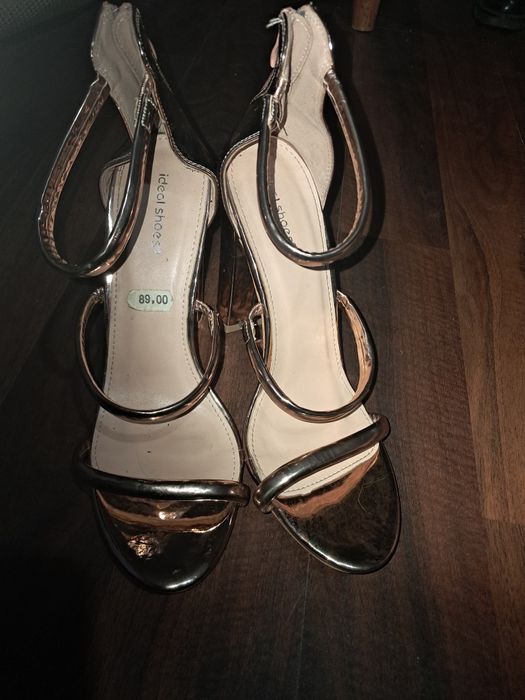 Sandale elegante aurii