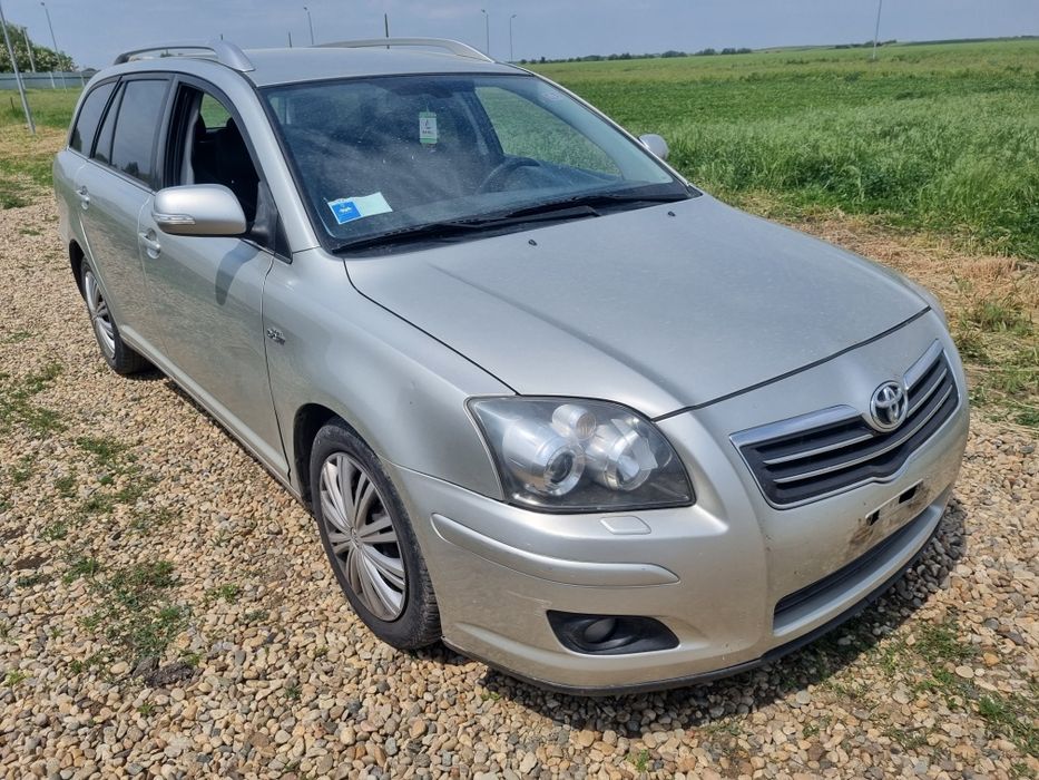 Dezmembrez Toyota Avensis 2.2 dcat 177 cp 2008