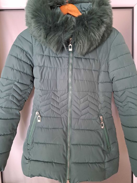 Много красиво, зелено ефектно  яке за момиче с богата качулка/яка