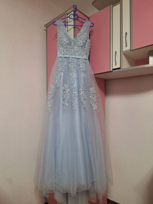 Vând rochie elegantă
