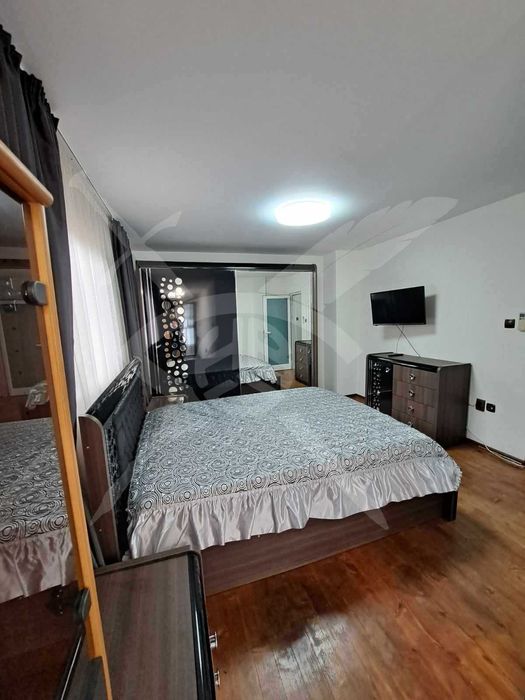 Дава се под наем Тристаен апартамент в Варна, Цветен квартал - 70 кв.м за 650 € - Снимка #2