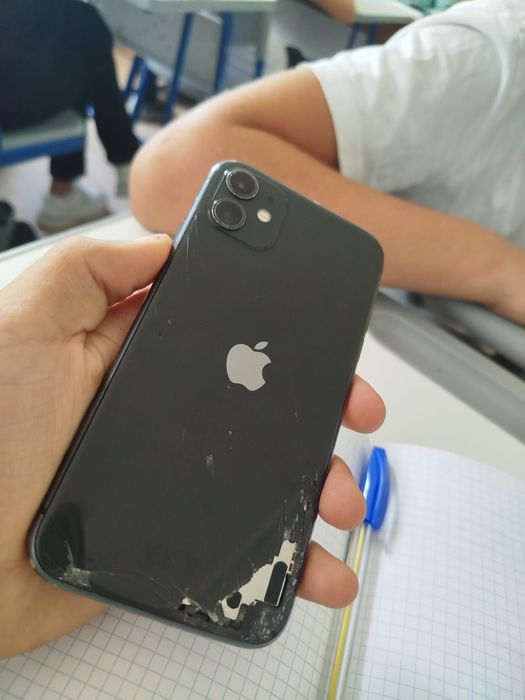 iPhone 11 на запчасти