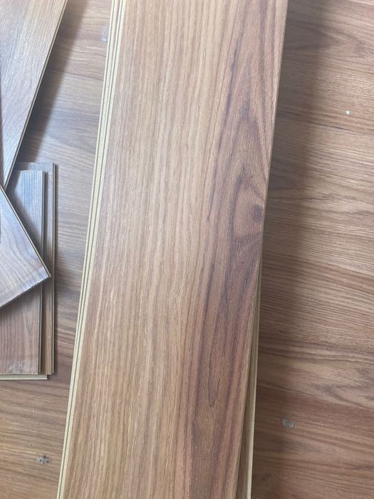 Коричневый Ламинат