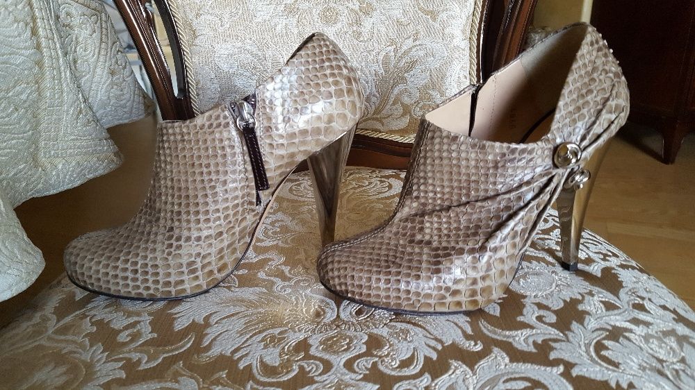 Туфли ботильоны из питона , люксовый бренд Zufi Alexander торг